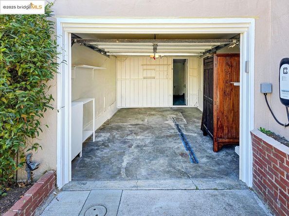 760 37Th St, Richmond CA 94805