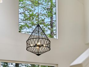 2 Sereno Circle, Oakland CA 94619