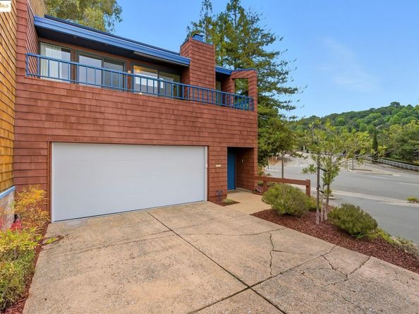 2 Sereno Circle, Oakland CA 94619