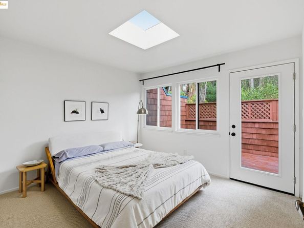 2 Sereno Circle, Oakland CA 94619