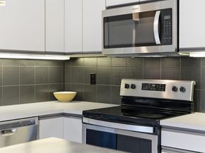 2 Sereno Circle, Oakland CA 94619