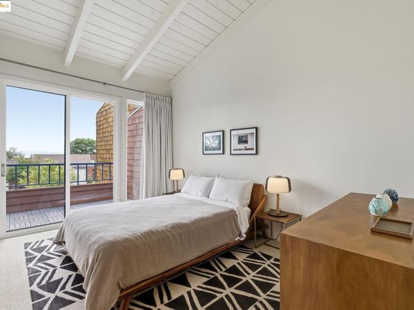 2 Sereno Circle, Oakland CA 94619