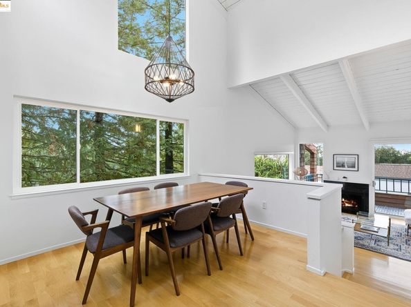 2 Sereno Circle, Oakland CA 94619