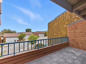 2 Sereno Circle, Oakland CA 94619