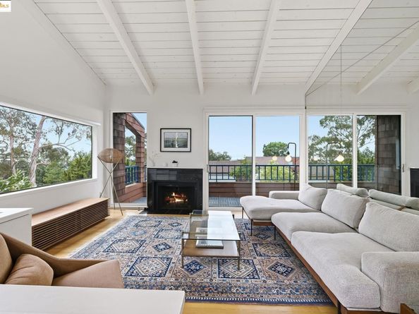 2 Sereno Circle, Oakland CA 94619