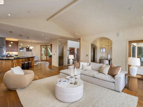 6257 Virgo Rd, Oakland CA 94611