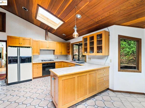 5663 Florence Ter, Oakland CA 94611