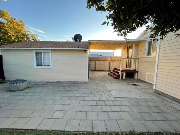 1426 153Rd Ave, San Leandro CA 94578