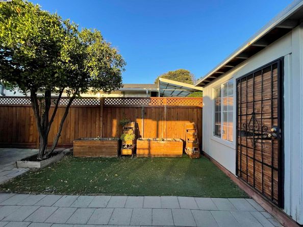 1426 153Rd Ave, San Leandro CA 94578