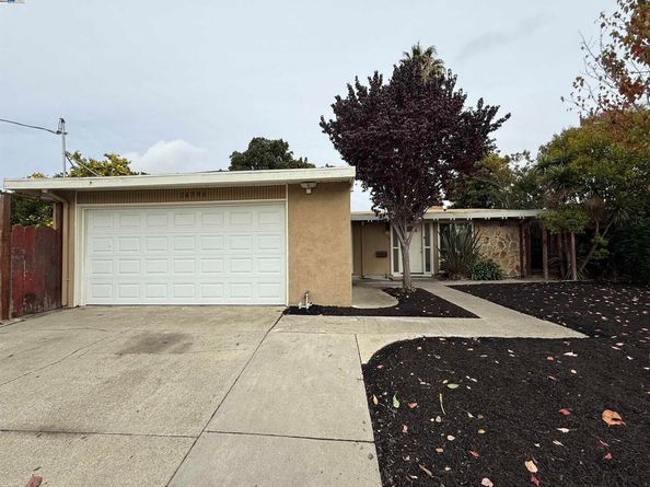 24796 Pear St, Hayward CA 94545