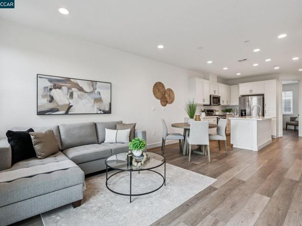 512 Laurel Knoll Ct, Martinez CA 94553