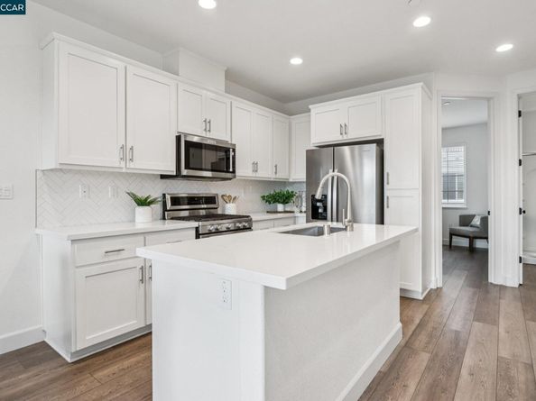 512 Laurel Knoll Ct, Martinez CA 94553