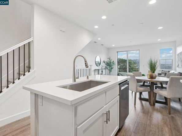 512 Laurel Knoll Ct, Martinez CA 94553
