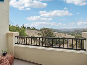 512 Laurel Knoll Ct, Martinez CA 94553