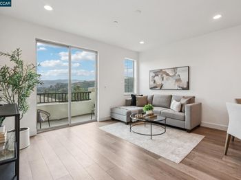 512 Laurel Knoll Ct
