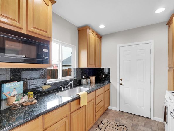 1255 Primrose Dr, San Leandro CA 94578