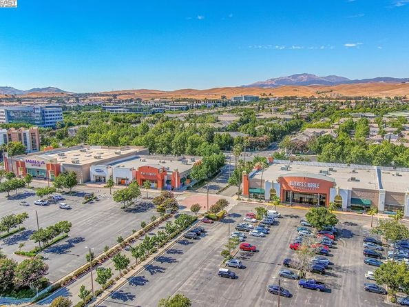 7465 Limerick Ave, Dublin CA 94568