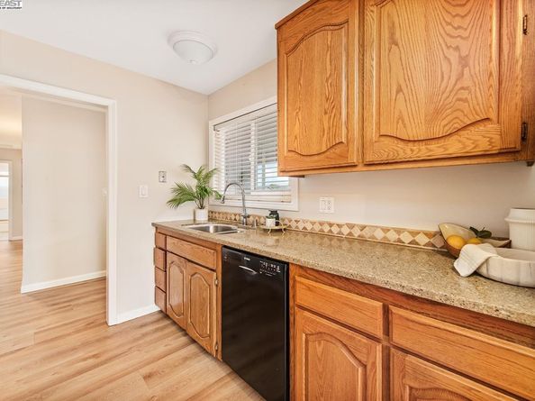 7465 Limerick Ave, Dublin CA 94568