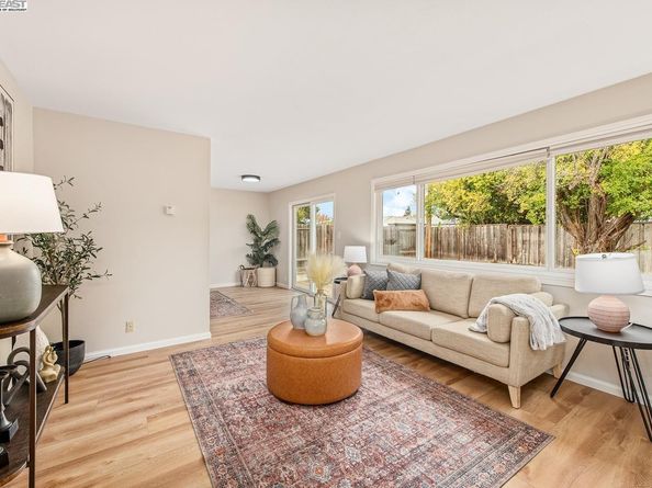 7465 Limerick Ave, Dublin CA 94568