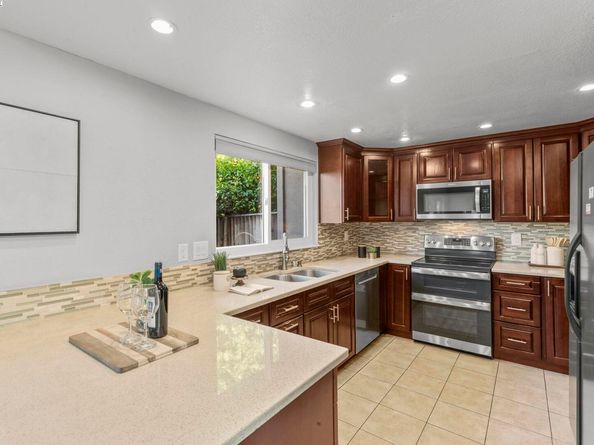 3833 Burton Cmn, Fremont CA 94536