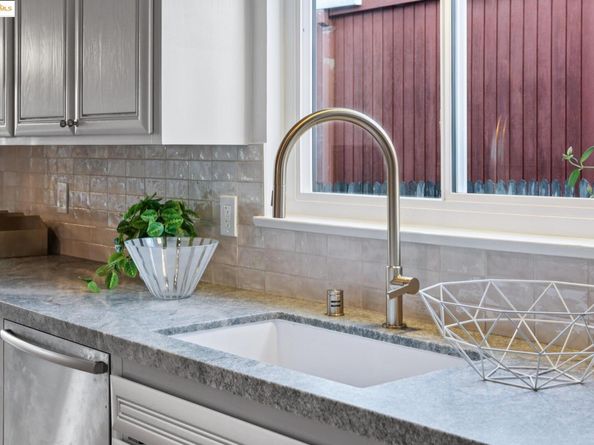 820 Kensington Rd, El Cerrito CA 94530