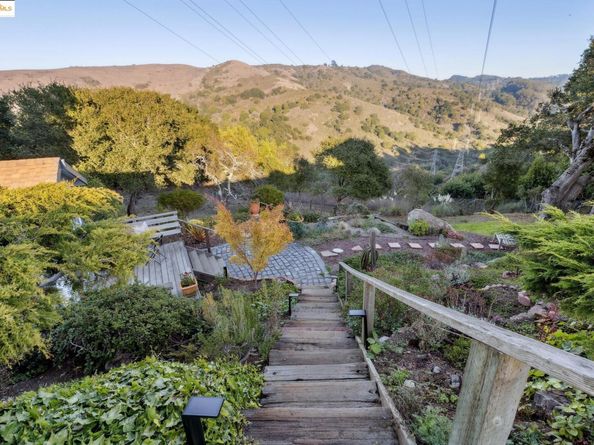 820 Kensington Rd, El Cerrito CA 94530