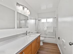 321 Warwick Ave 302, Oakland CA 94610