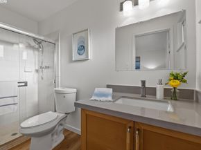 321 Warwick Ave 302, Oakland CA 94610