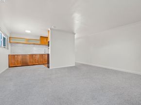 321 Warwick Ave 302, Oakland CA 94610