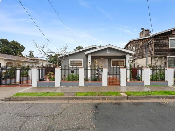 3932 Gardenia Pl, Oakland CA 94605