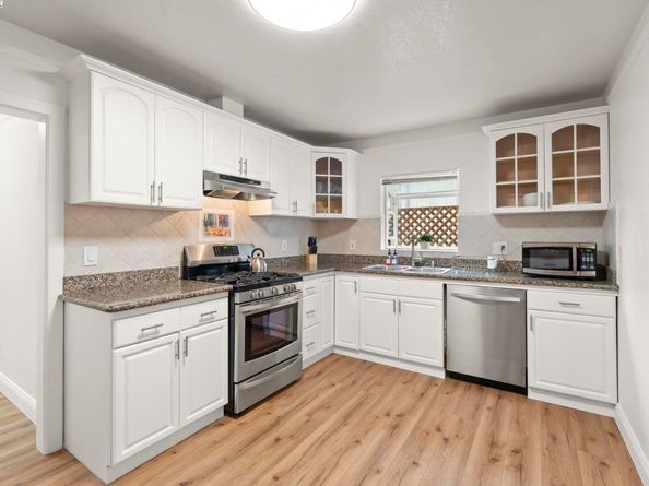 3932 Gardenia Pl, Oakland CA 94605