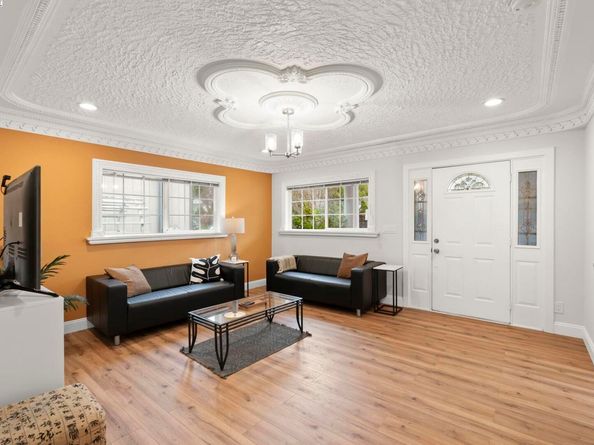 3932 Gardenia Pl, Oakland CA 94605