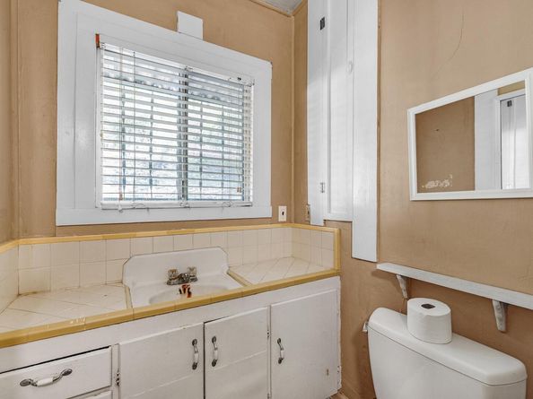 6432 Outlook Ave, Oakland CA 94605