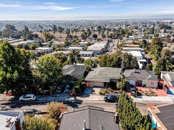 6432 Outlook Ave, Oakland CA 94605