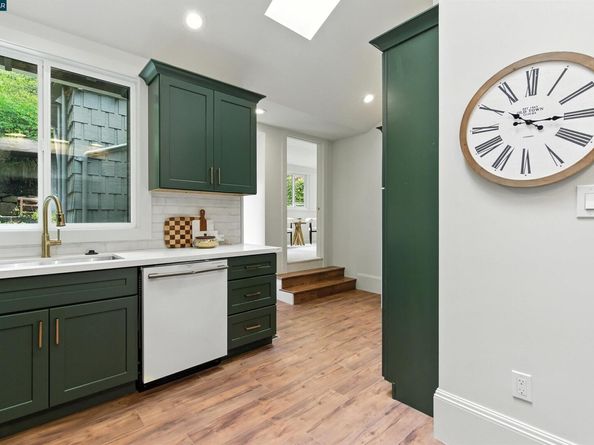 5020 Golden Gate Ave, Oakland CA 94618