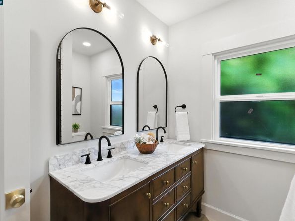 5020 Golden Gate Ave, Oakland CA 94618