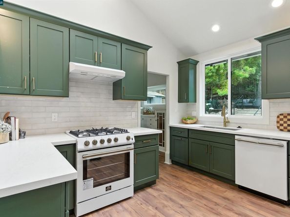 5020 Golden Gate Ave, Oakland CA 94618