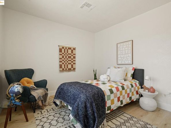2468 60th, Oakland CA 94605