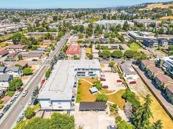 325 Valle Vista Ave 314, Hayward CA 94544
