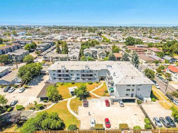 325 Valle Vista Ave