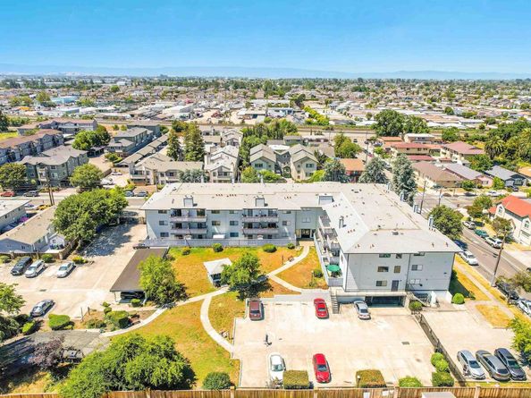 325 Valle Vista Ave 314, Hayward CA 94544