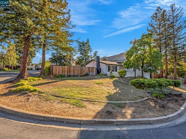 20 Mt Tamalpais Pl, Clayton CA 94517