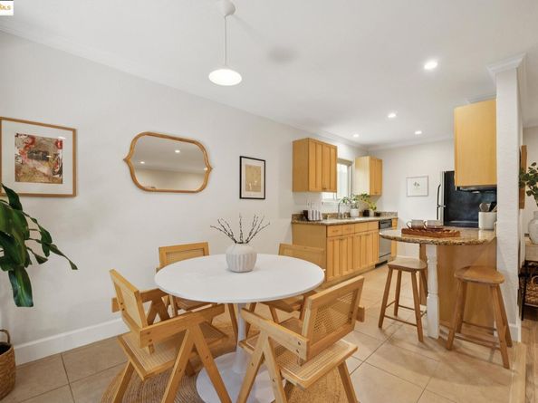 55 Fairmount Ave 215, Oakland CA 94611