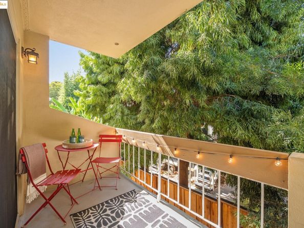 55 Fairmount Ave 215, Oakland CA 94611