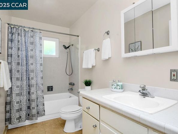 1410-1412 Lang Street, Martinez CA 94553