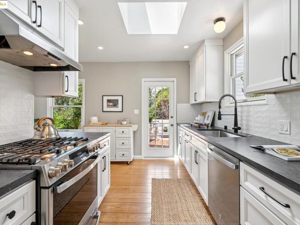 1301 Mountain Blvd, Oakland CA 94611