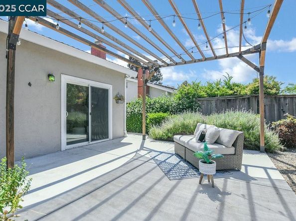 2006 Rainier Drive, Martinez CA 94553