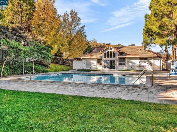 253 Florence Ct, Hercules CA 94547