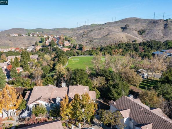 253 Florence Ct, Hercules CA 94547