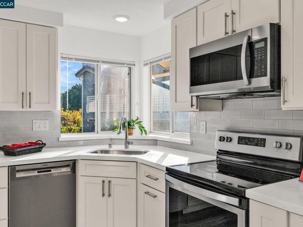 253 Florence Ct, Hercules CA 94547